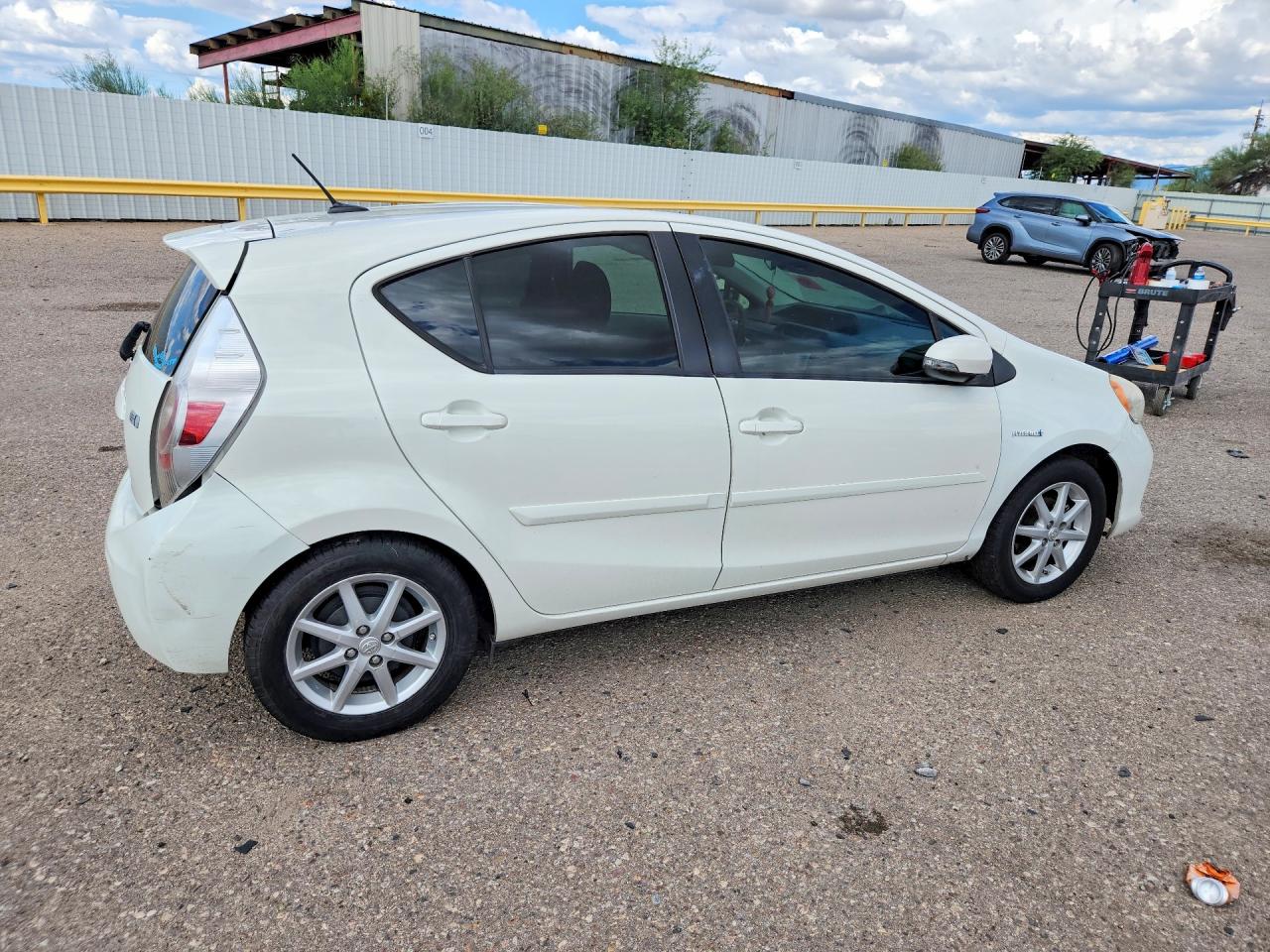 2013 TOYOTA PRIUS