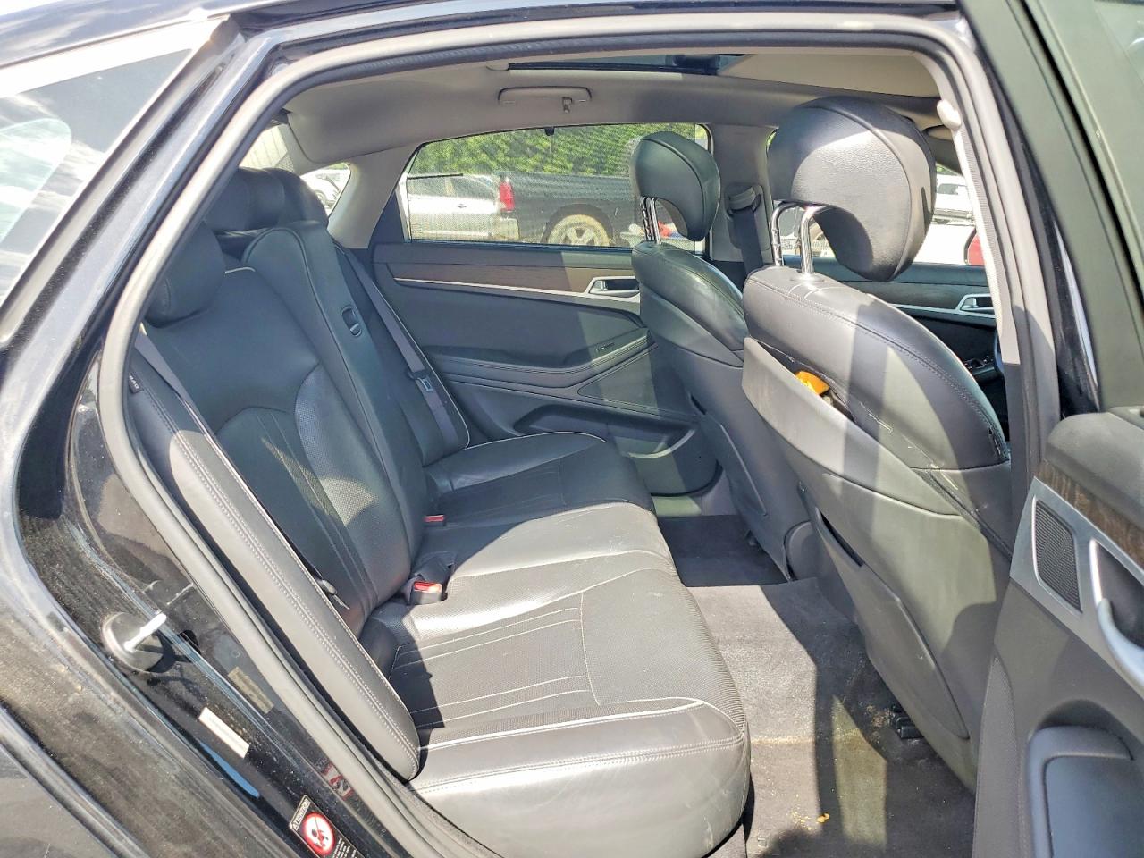 2015 HYUNDAI GENESIS