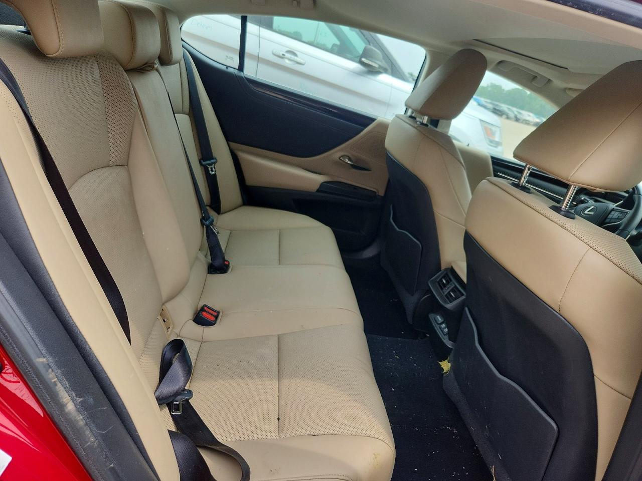 2019 LEXUS ES350