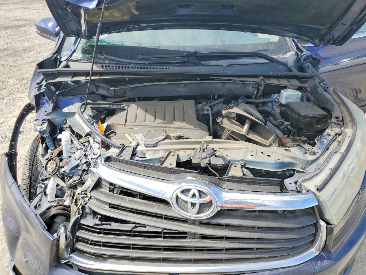2015 TOYOTA HIGHLANDER