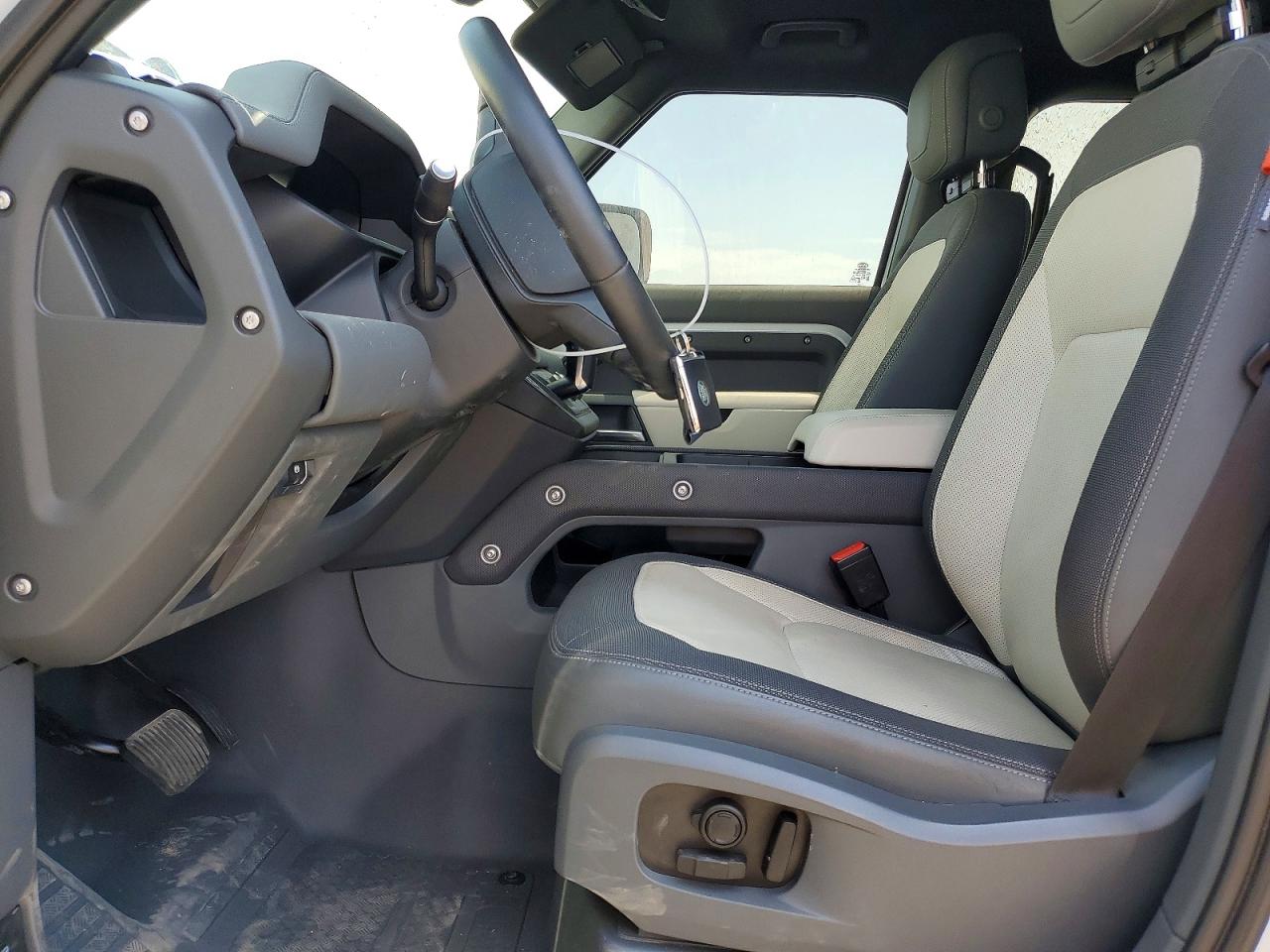 2023 LAND ROVER DEFENDER