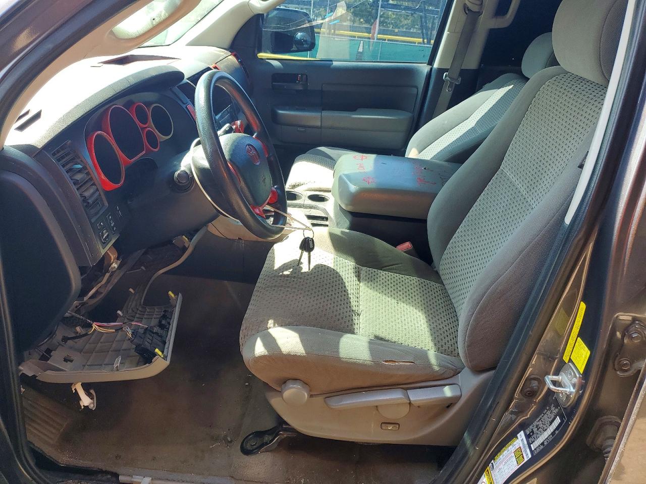 2011 TOYOTA TUNDRA