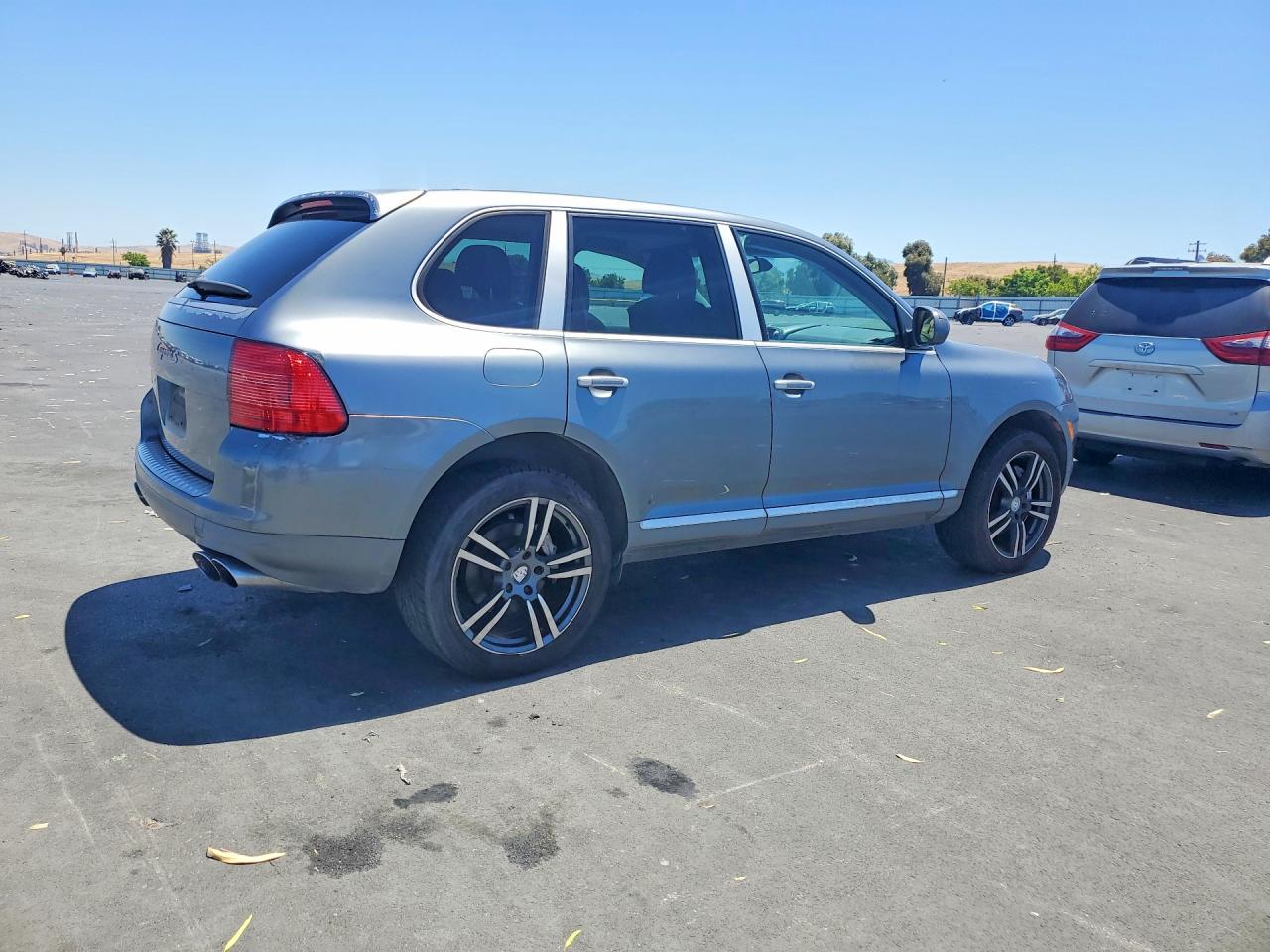2005 PORSCHE CAYENNE
