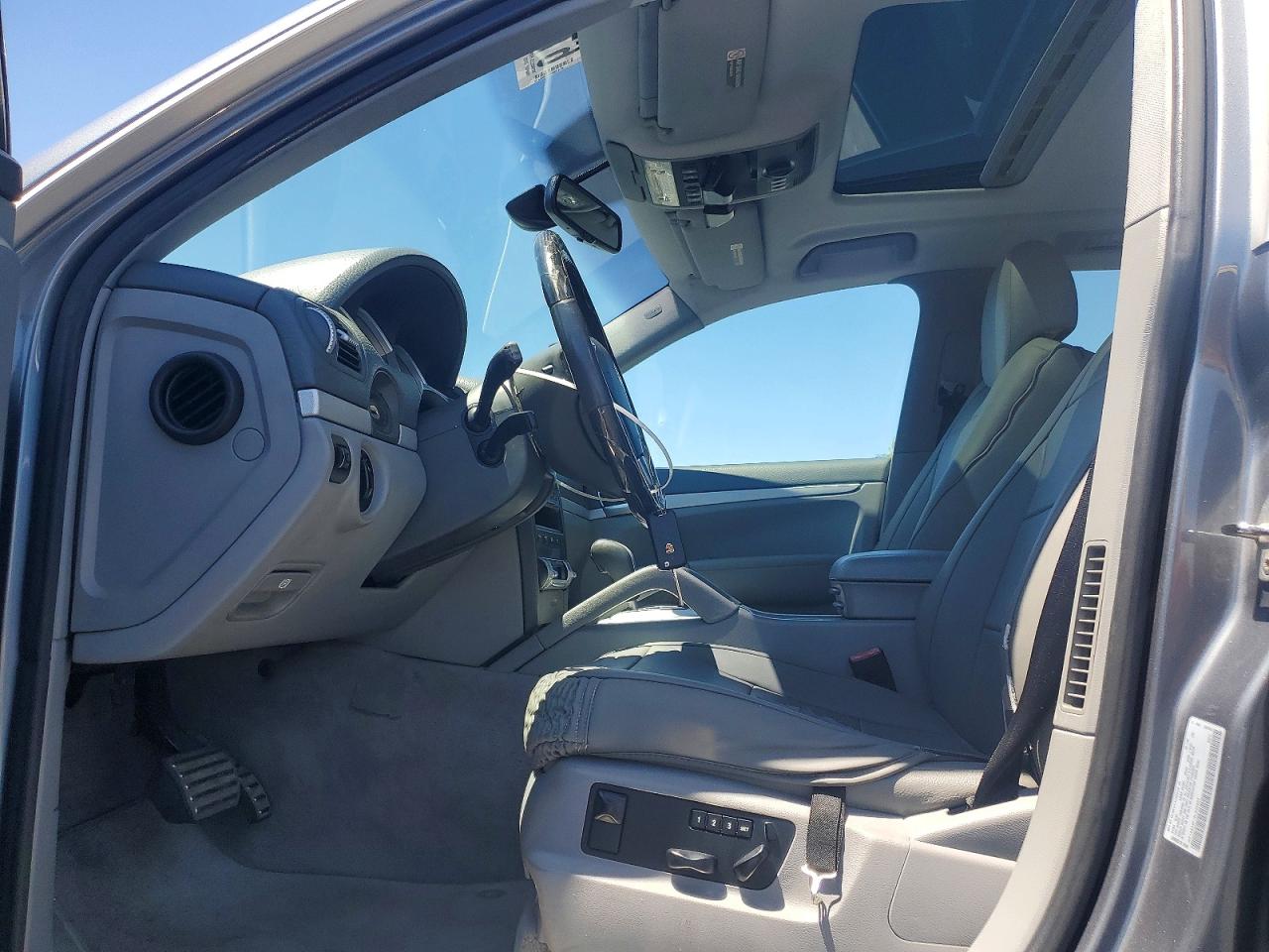 2005 PORSCHE CAYENNE