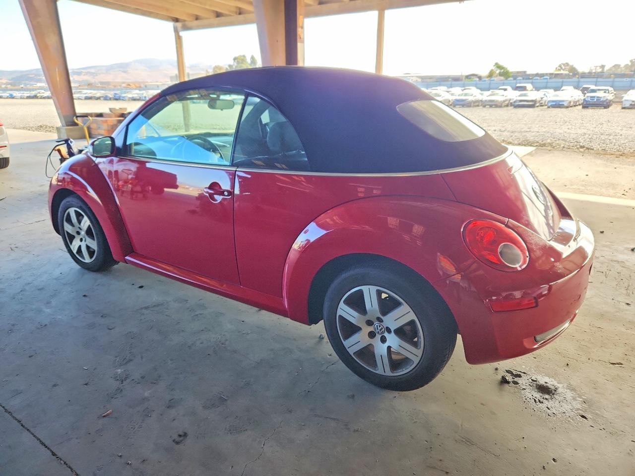 2006 VOLKSWAGEN BEETLE