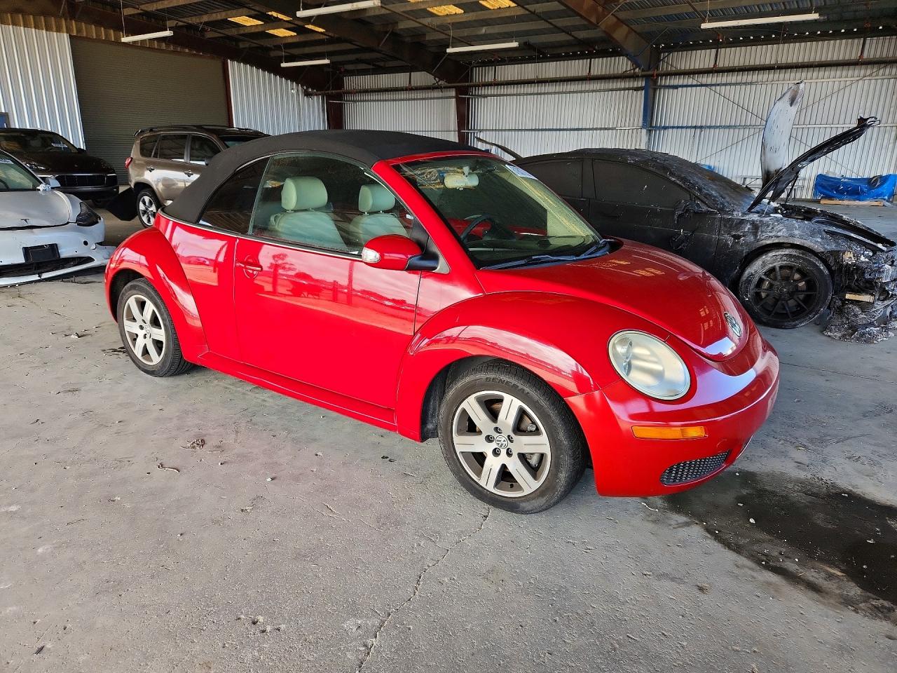 2006 VOLKSWAGEN BEETLE