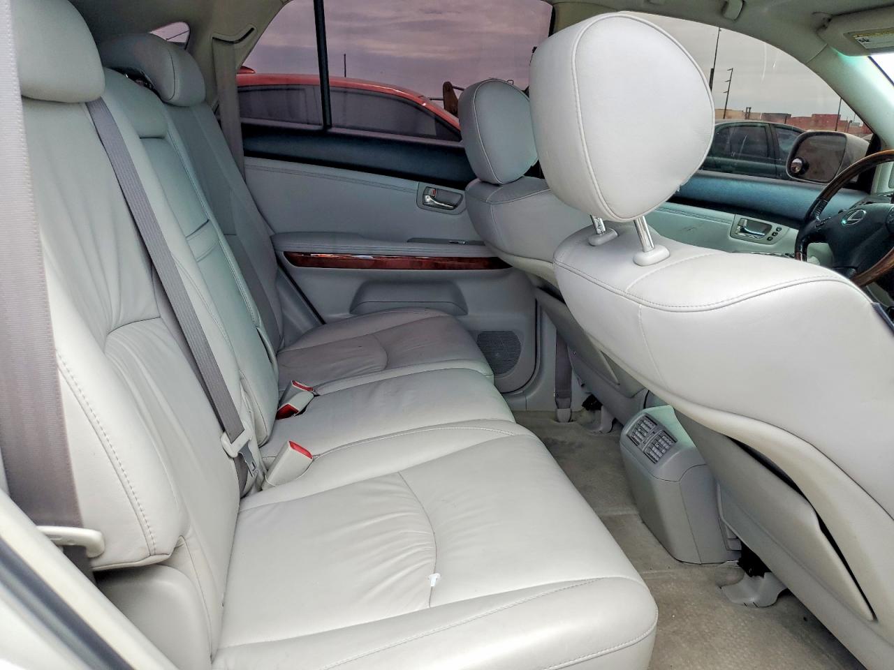 2005 LEXUS RX330
