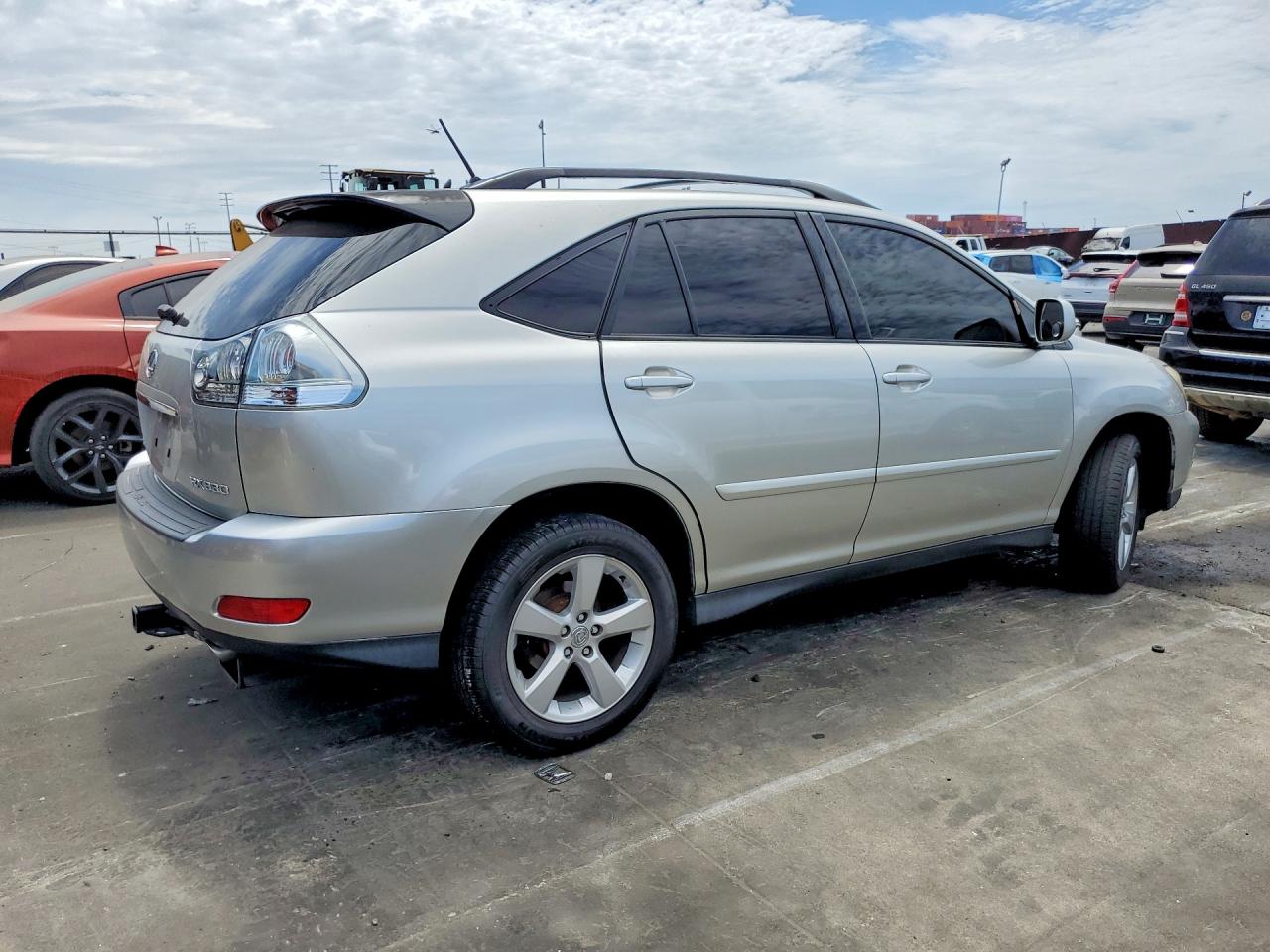 2005 LEXUS RX330