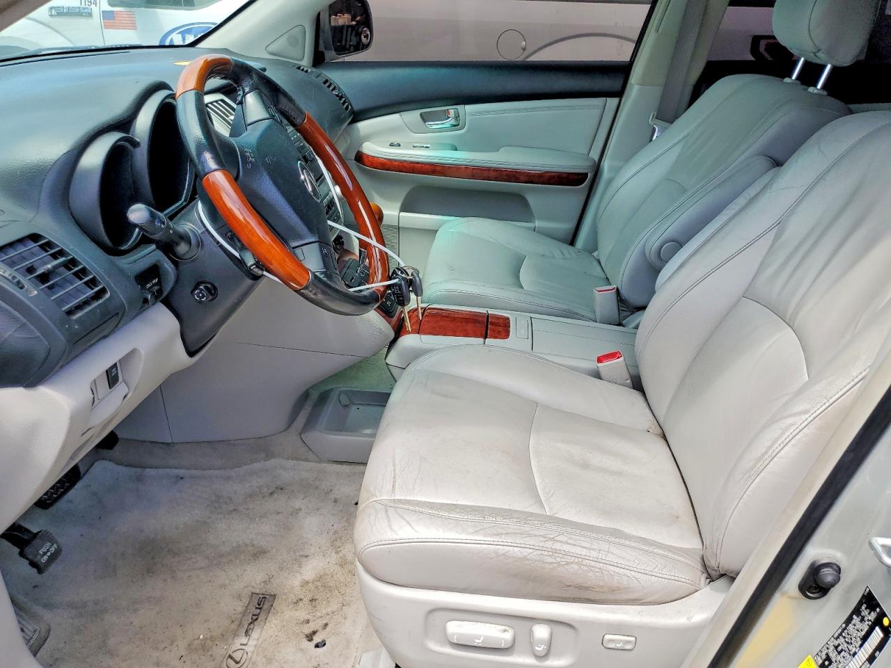 2005 LEXUS RX330