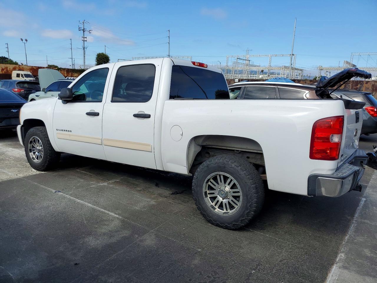 2011 CHEVROLET SILVERADO