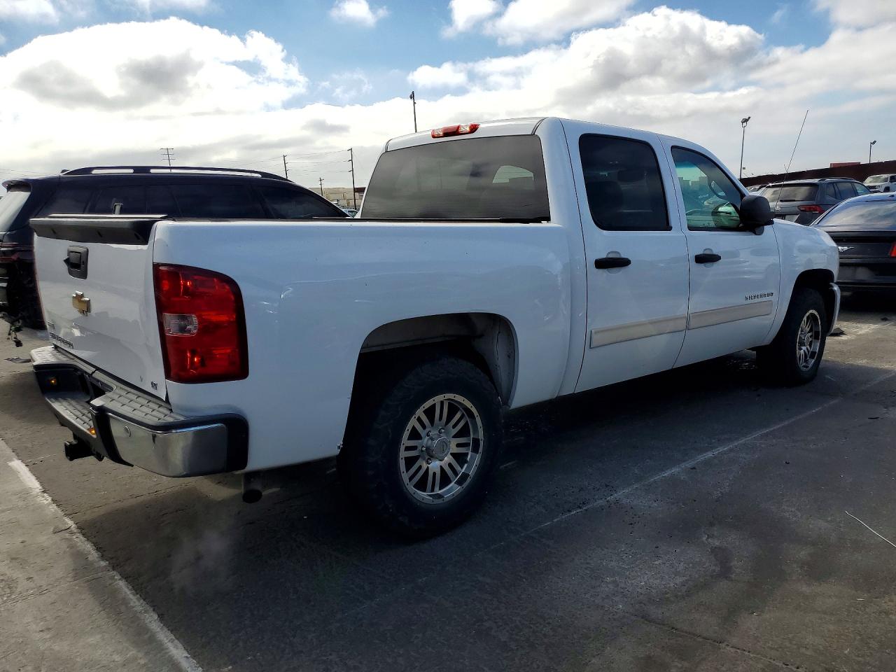 2011 CHEVROLET SILVERADO