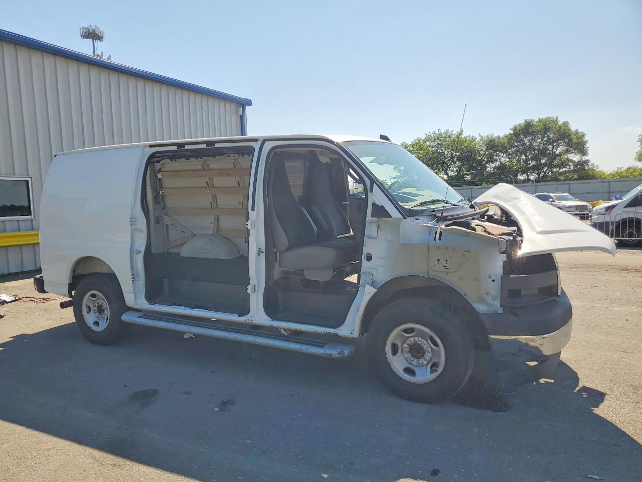 2025 GMC SAVANA
