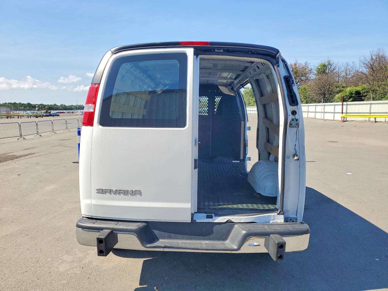 2025 GMC SAVANA