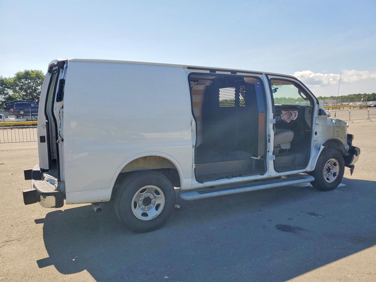 2025 GMC SAVANA