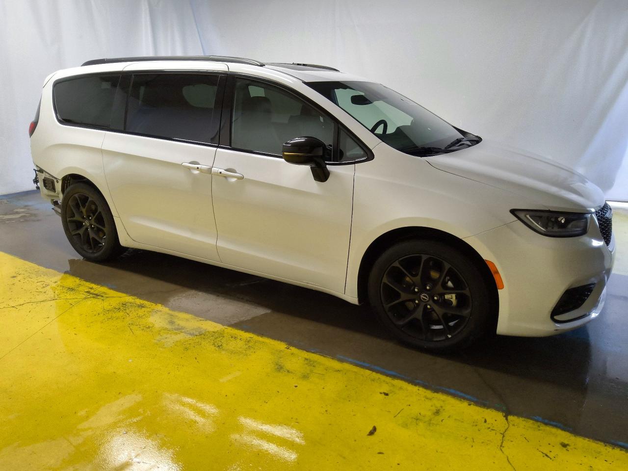 2025 CHRYSLER PACIFICA