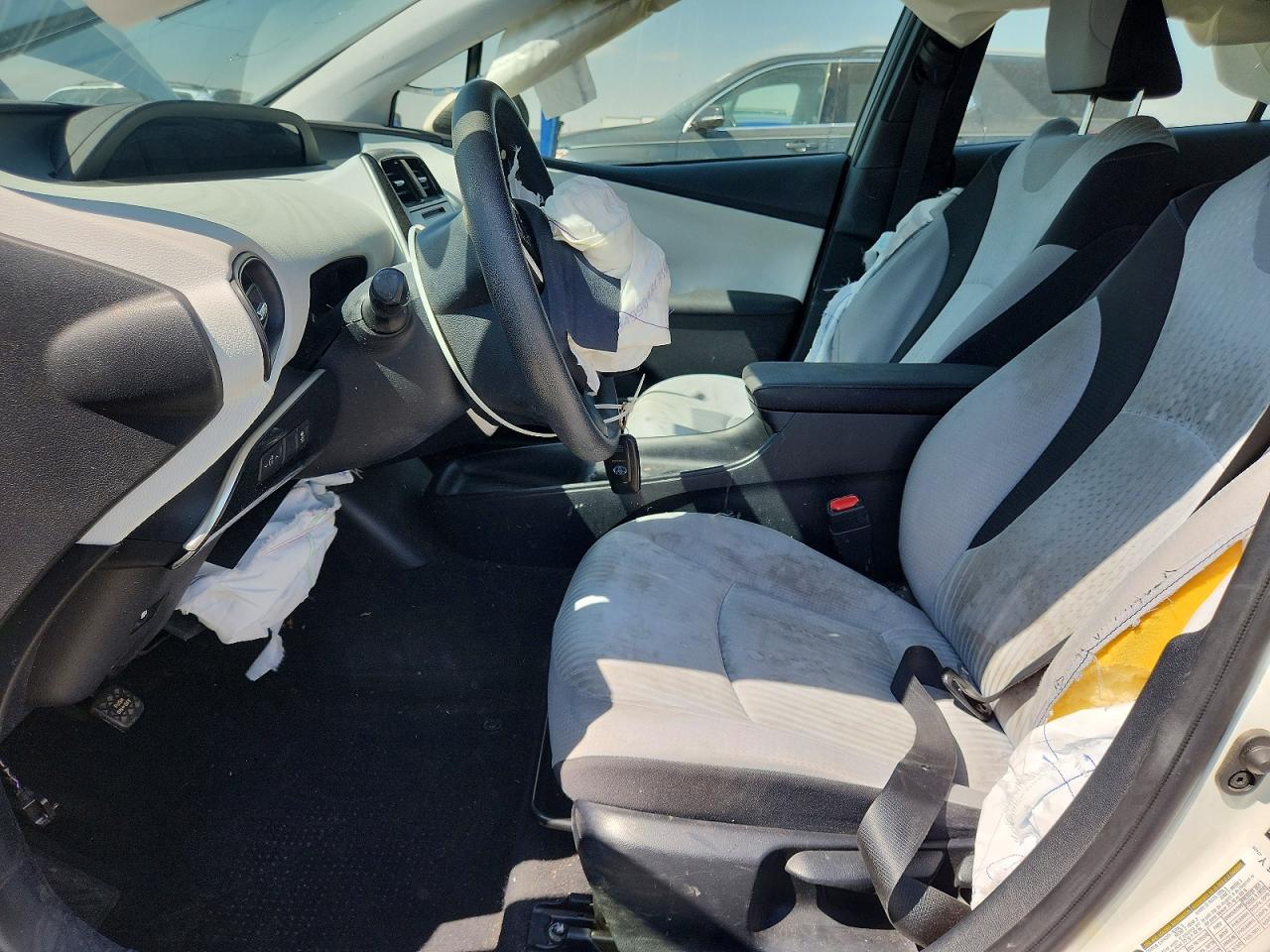 2016 TOYOTA PRIUS