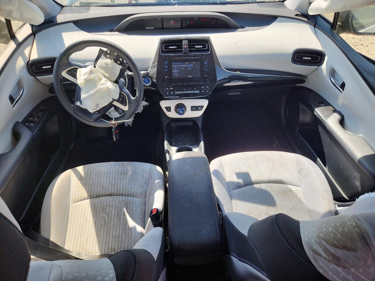 2016 TOYOTA PRIUS