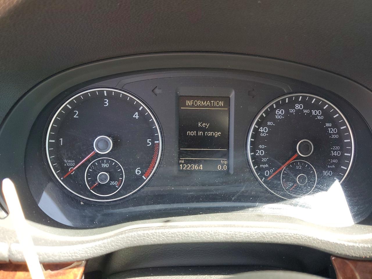 2013 VOLKSWAGEN PASSAT