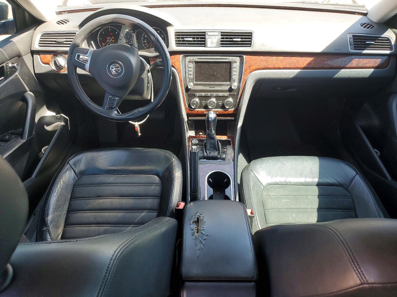 2013 VOLKSWAGEN PASSAT