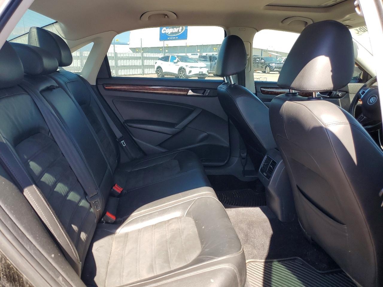 2013 VOLKSWAGEN PASSAT