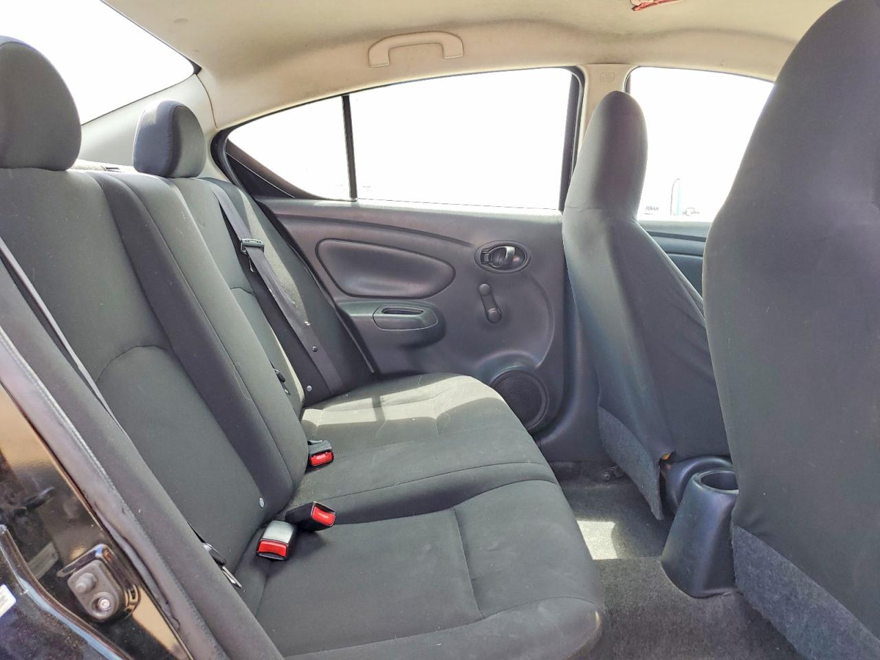 2015 NISSAN VERSA
