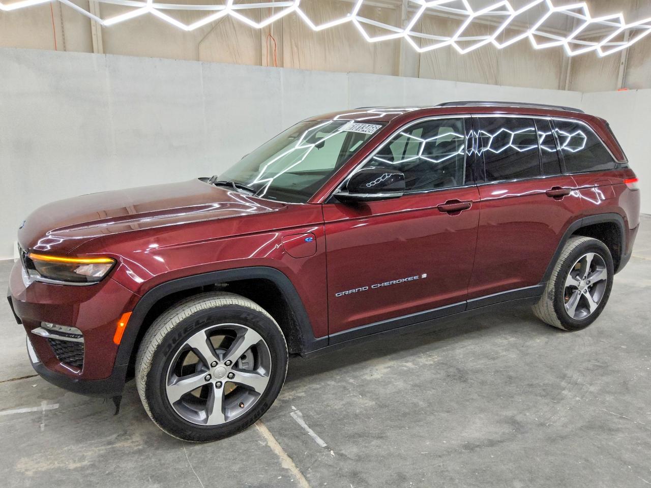 2023 JEEP CHEROKEE