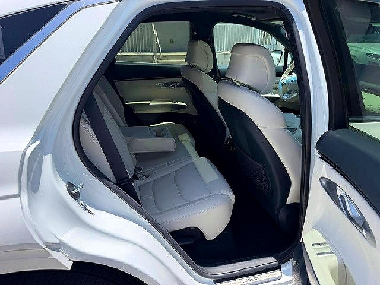 2025 GENESIS G70
