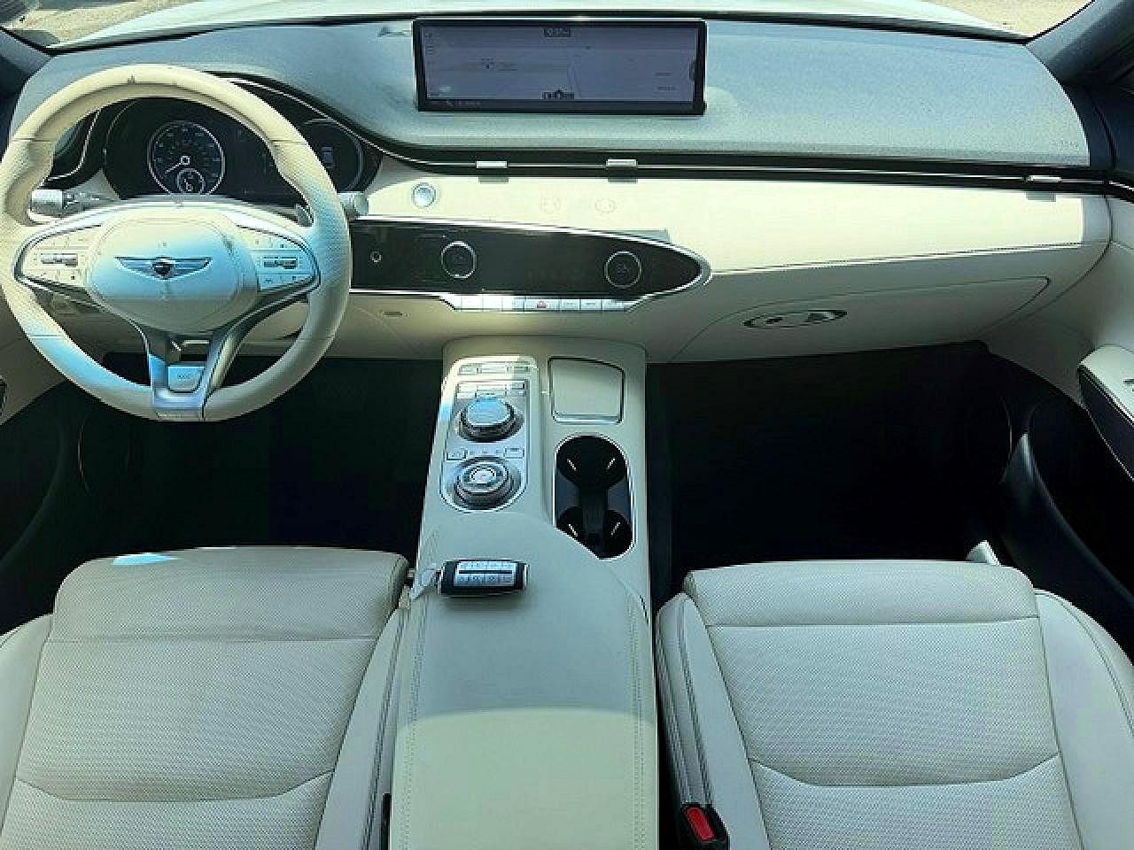 2025 GENESIS G70