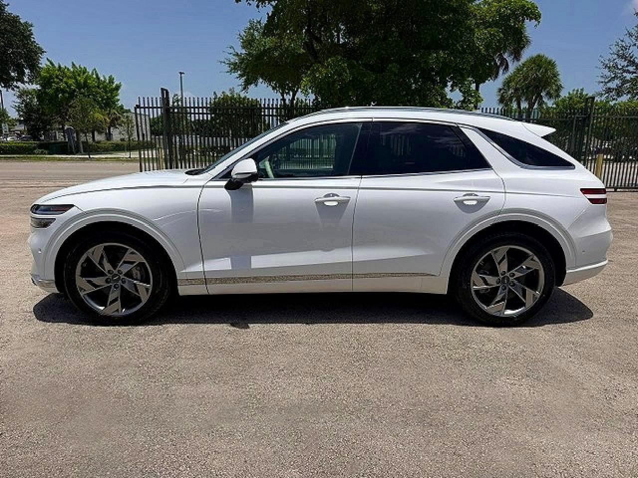 2025 GENESIS G70