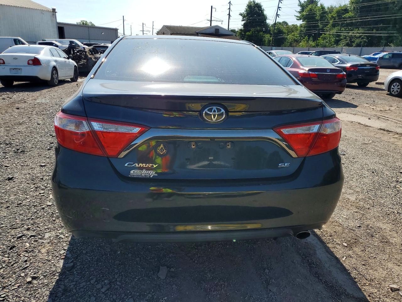 2016 TOYOTA CAMRY