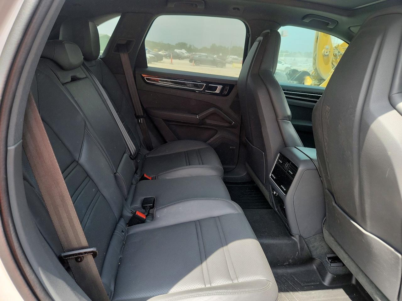2022 PORSCHE CAYENNE