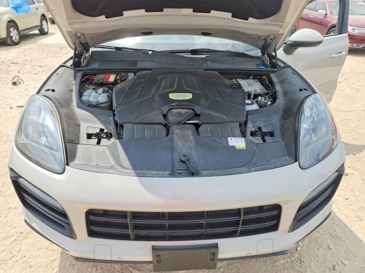 2022 PORSCHE CAYENNE