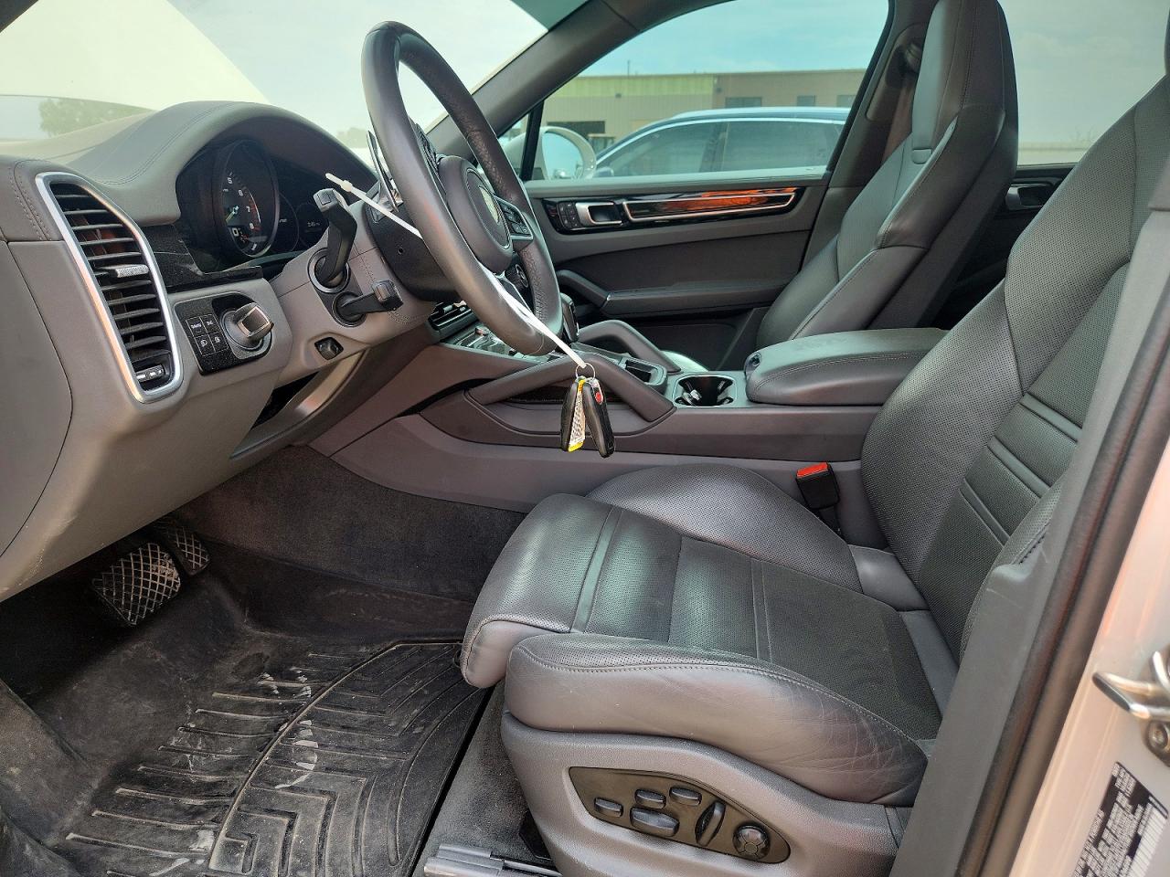 2022 PORSCHE CAYENNE
