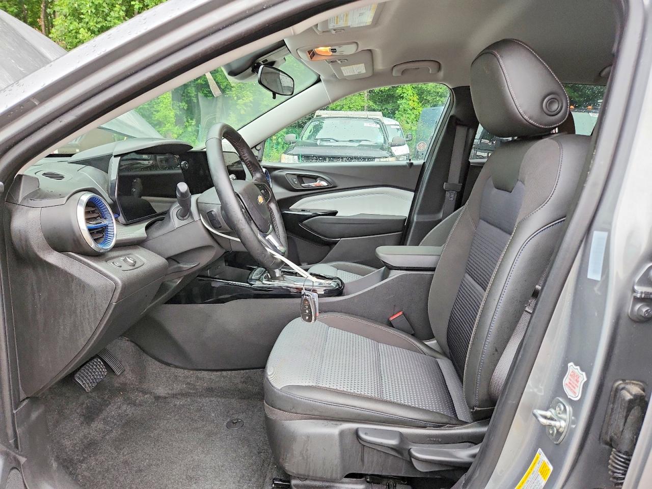 2025 CHEVROLET TRAX