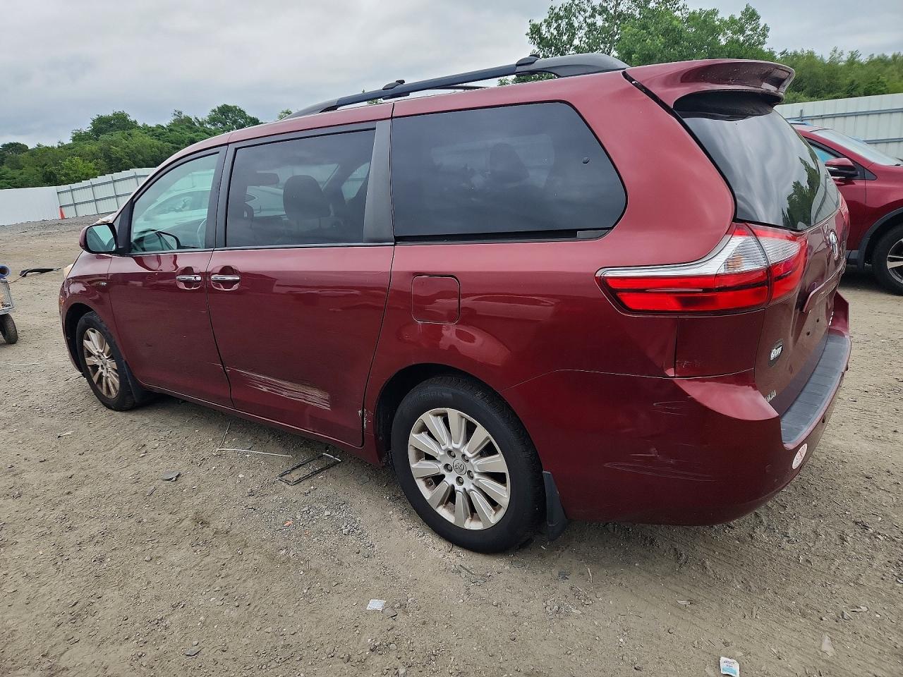 2016 TOYOTA SIENNA