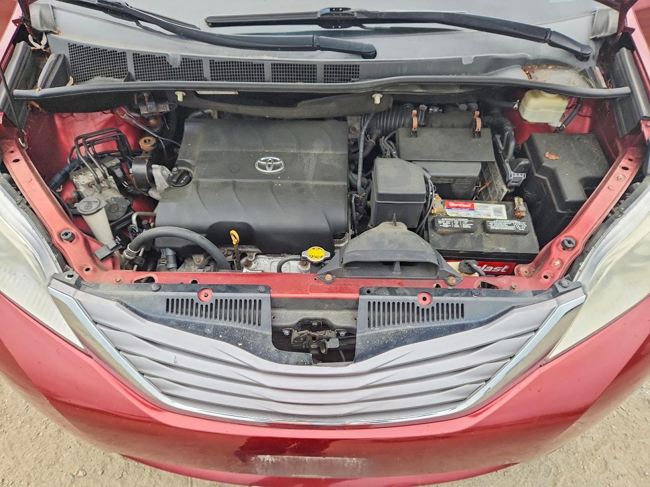 2016 TOYOTA SIENNA