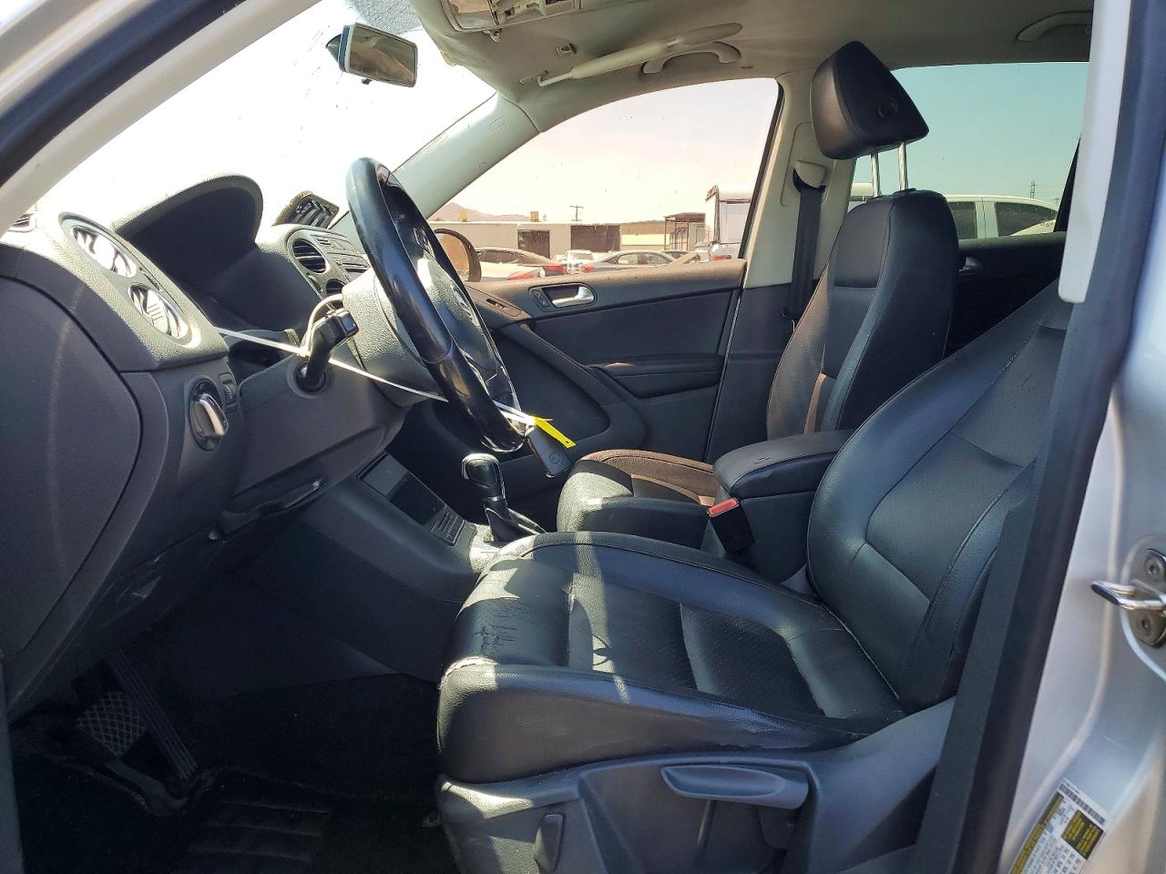 2012 VOLKSWAGEN TIGUAN