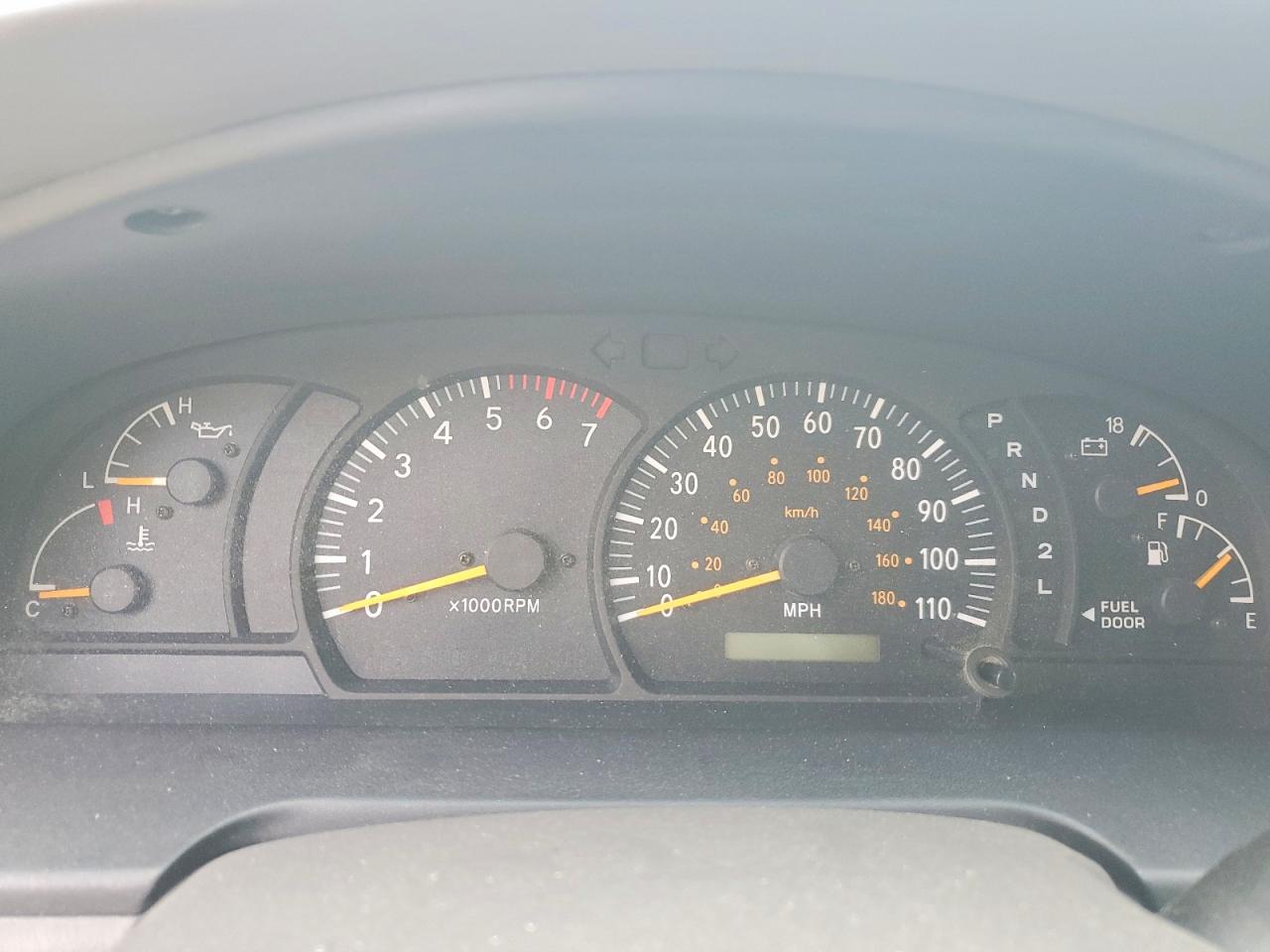 2004 TOYOTA TUNDRA