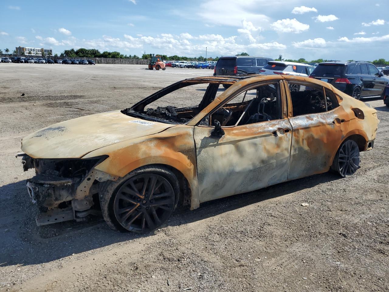 2025 TOYOTA CAMRY