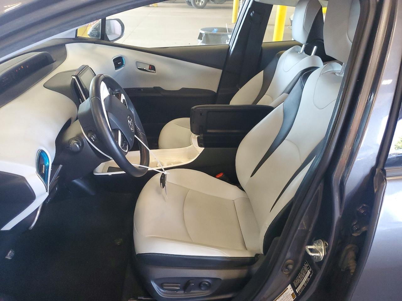 2018 TOYOTA PRIUS