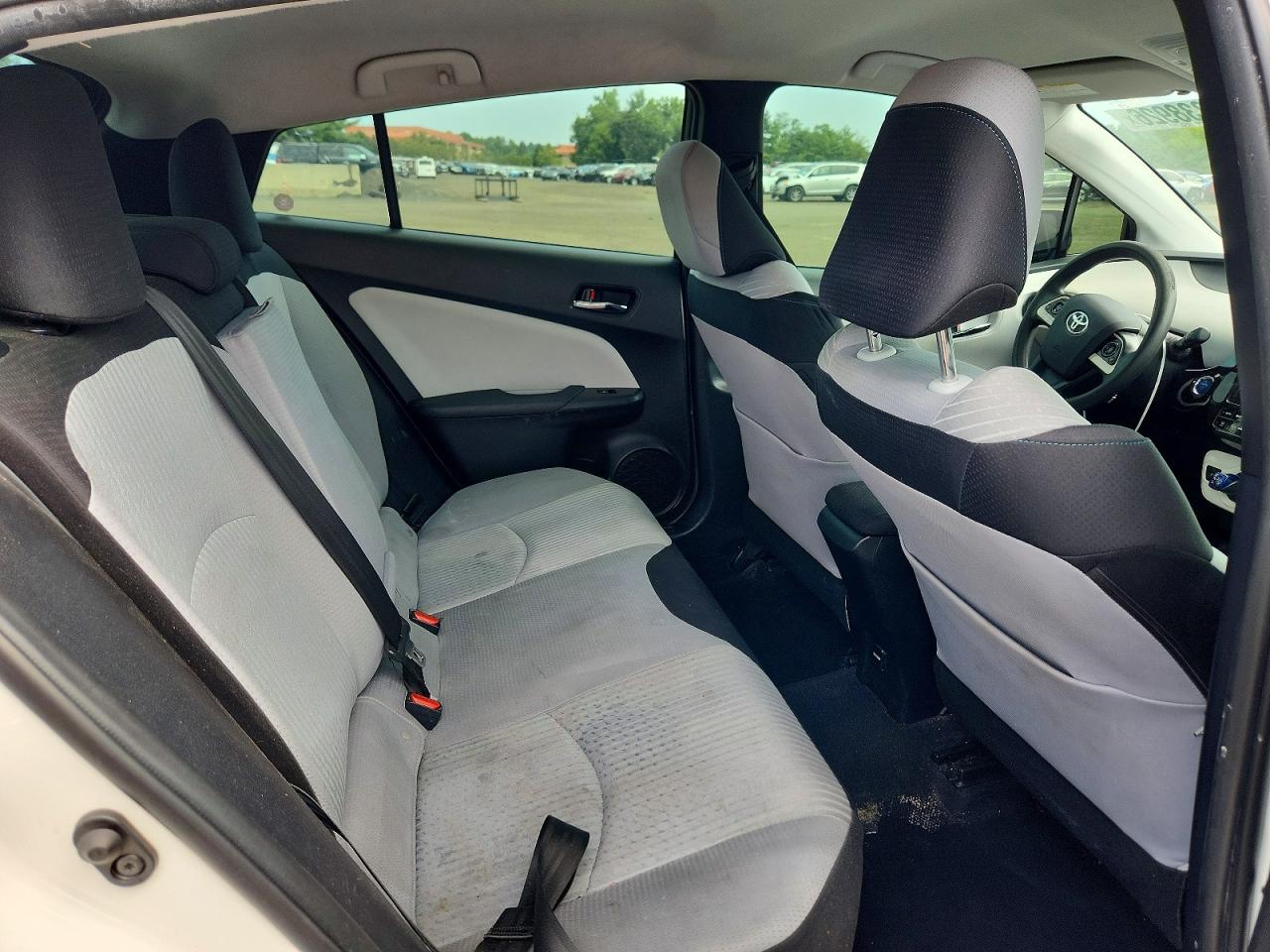 2016 TOYOTA PRIUS