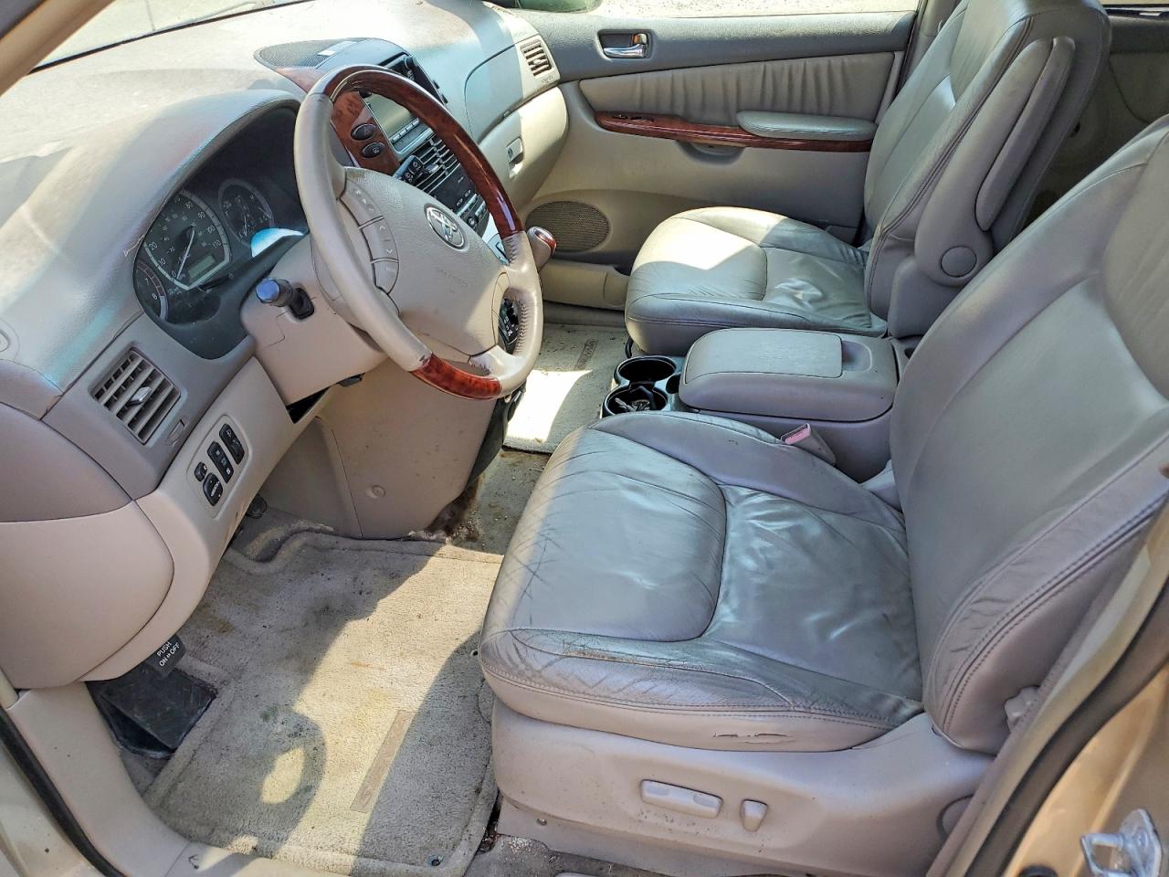 2004 TOYOTA SIENNA