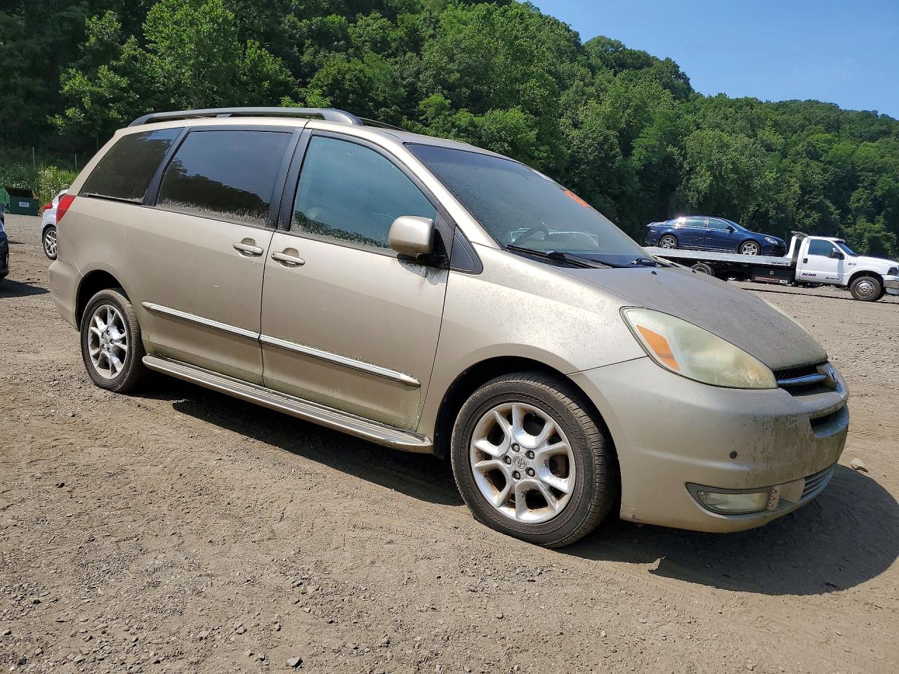 2004 TOYOTA SIENNA
