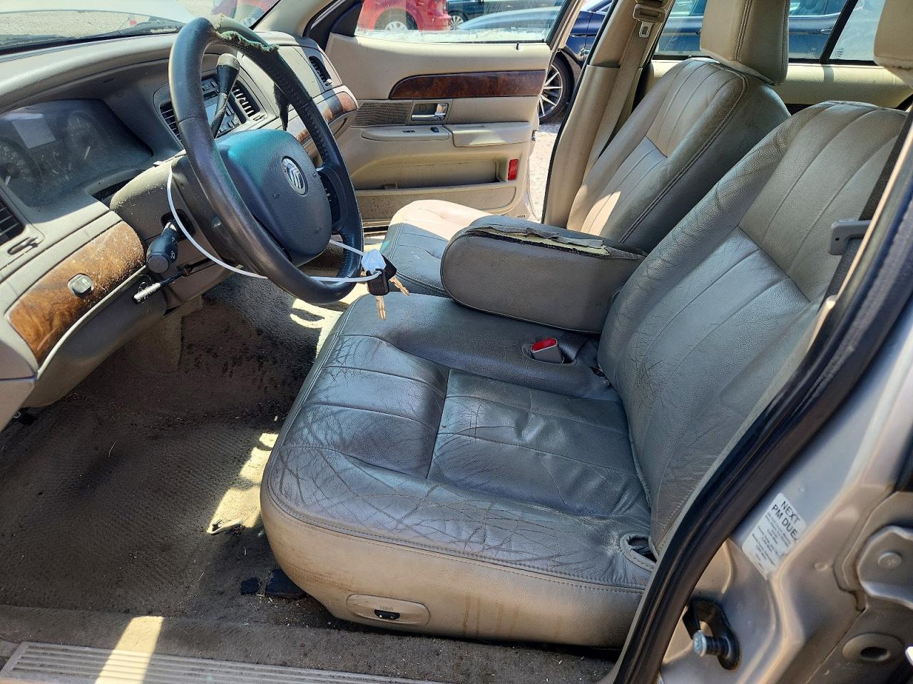 2010 MERCURY GRMARQUIS