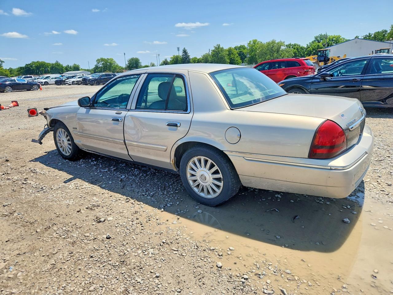 2010 MERCURY GRMARQUIS