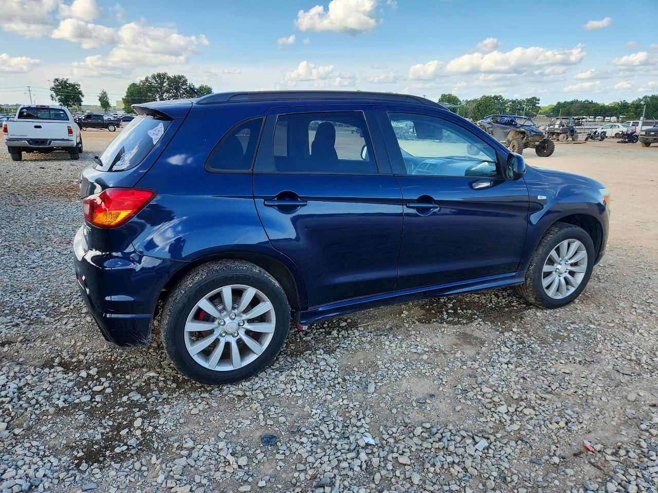 2011 MITSUBISHI OUTLANDER