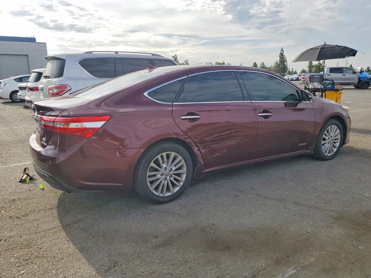 2013 TOYOTA AVALON