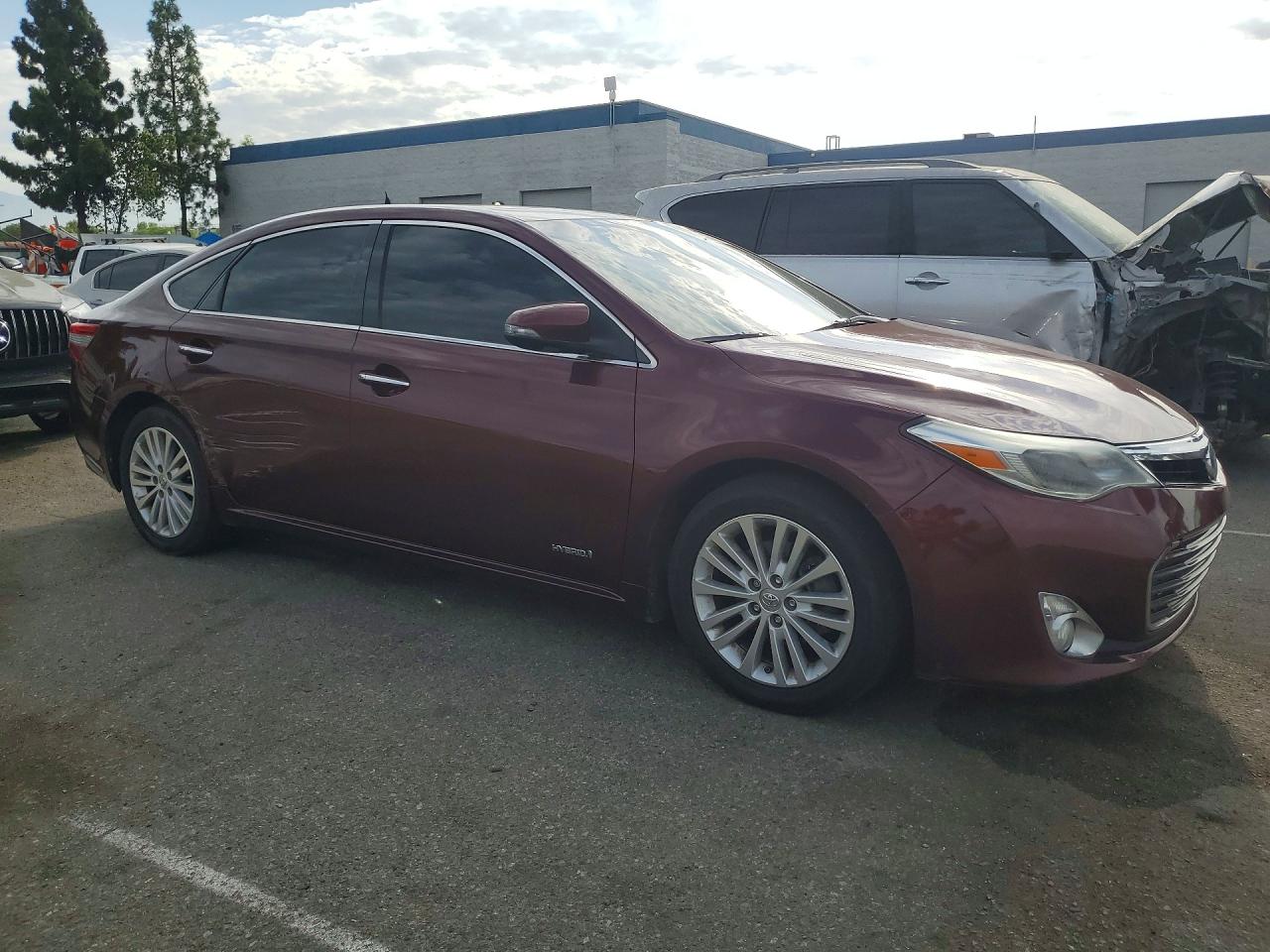2013 TOYOTA AVALON