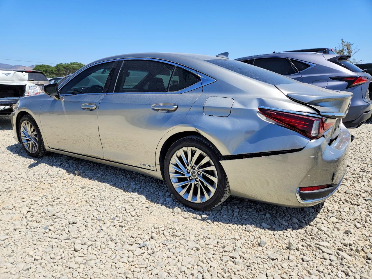 2020 LEXUS ES300