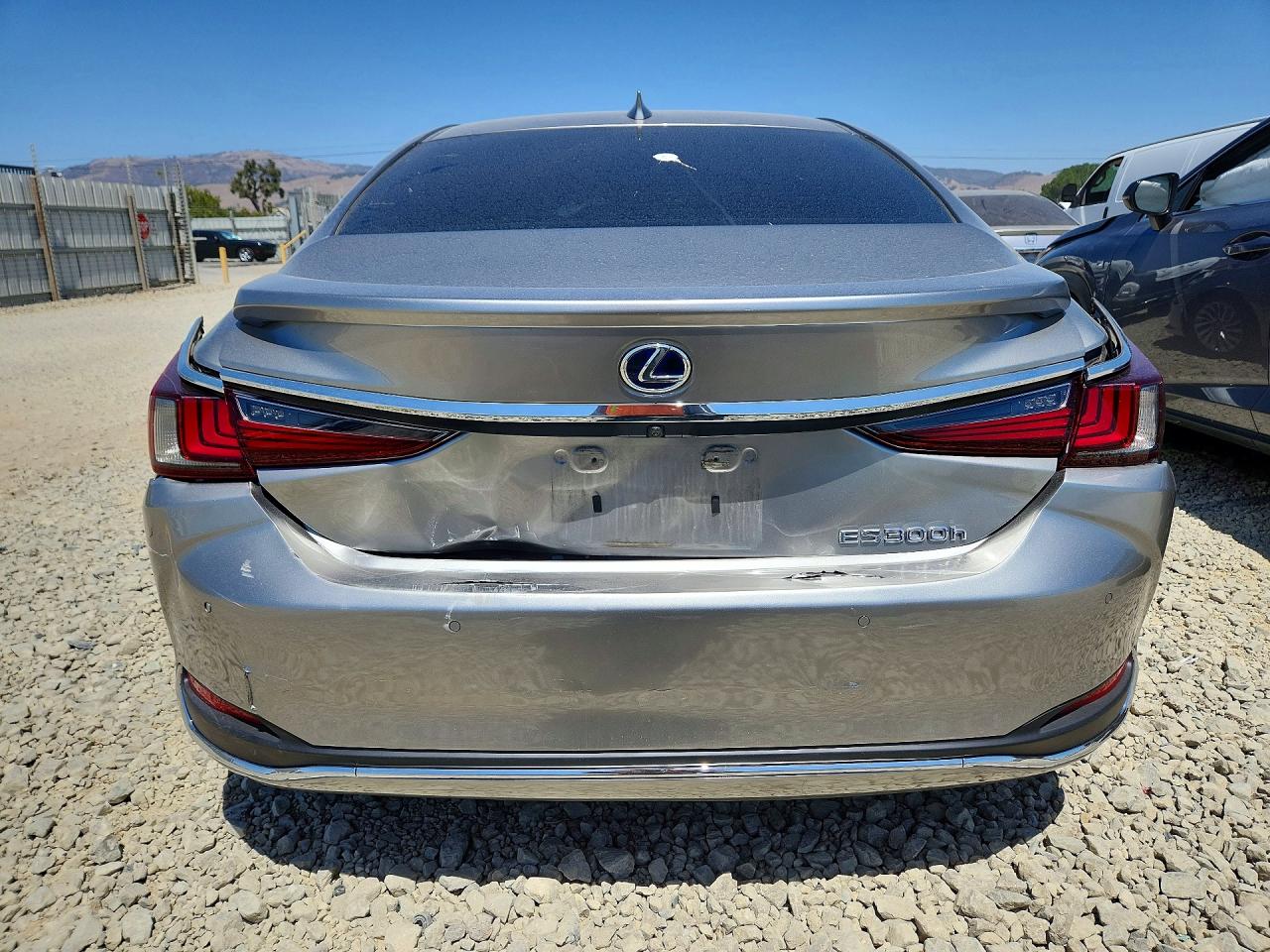 2020 LEXUS ES300
